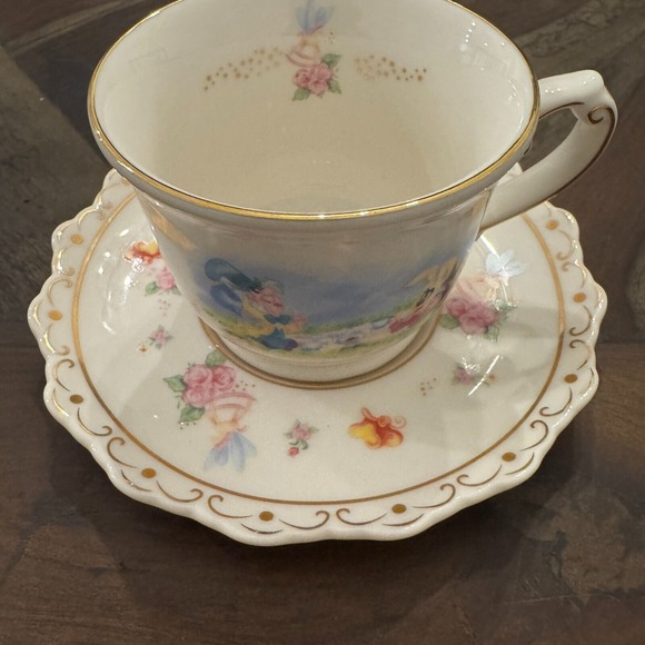 Alice in Wonderland Disney Parks Authentic Mad Hatter Tea Cup & Saucer Plate - Picture 1 of 16